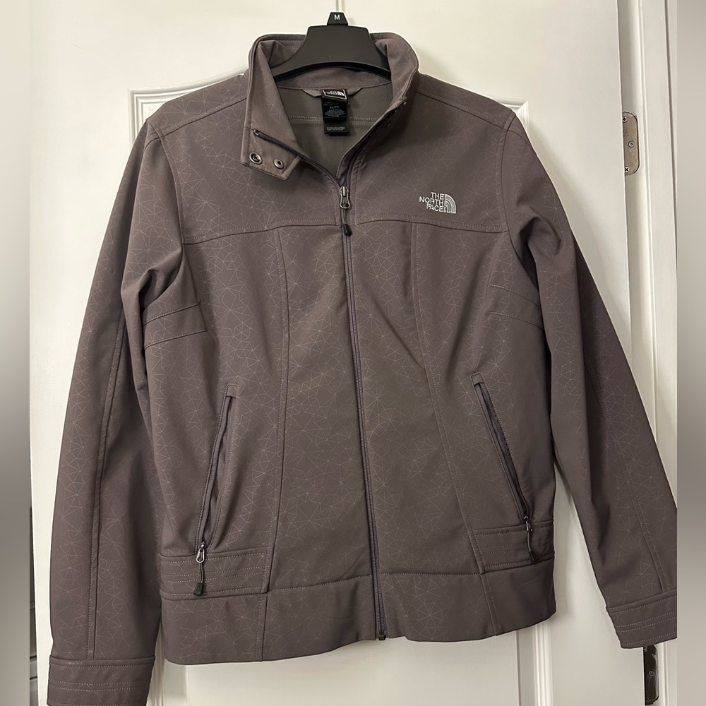 Gently Worn! The North Face A35B Lightweight Jacket